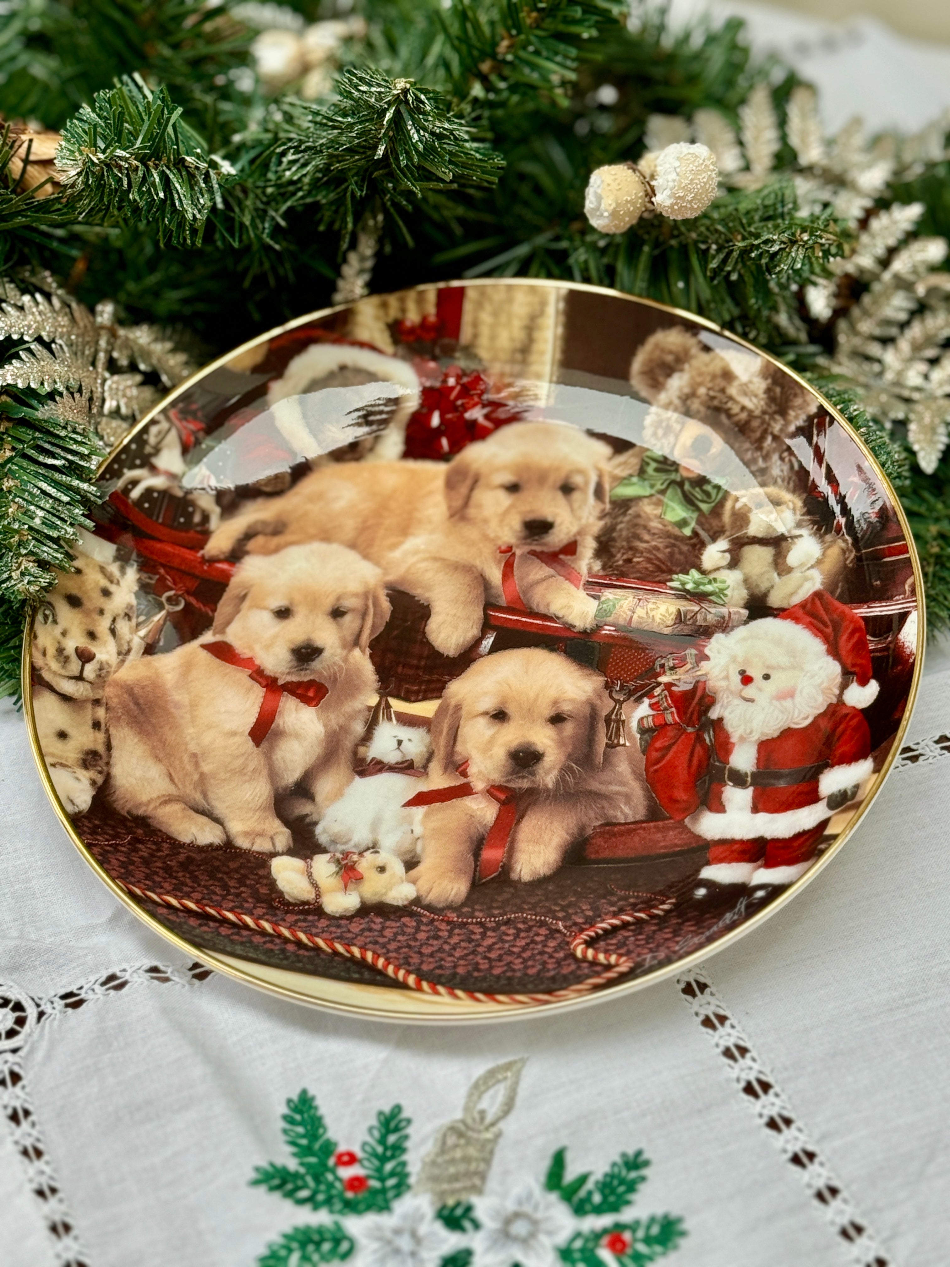 ロイヤルドルトン「クリスマス チアー」可愛い子犬の絵皿、1995年 – My