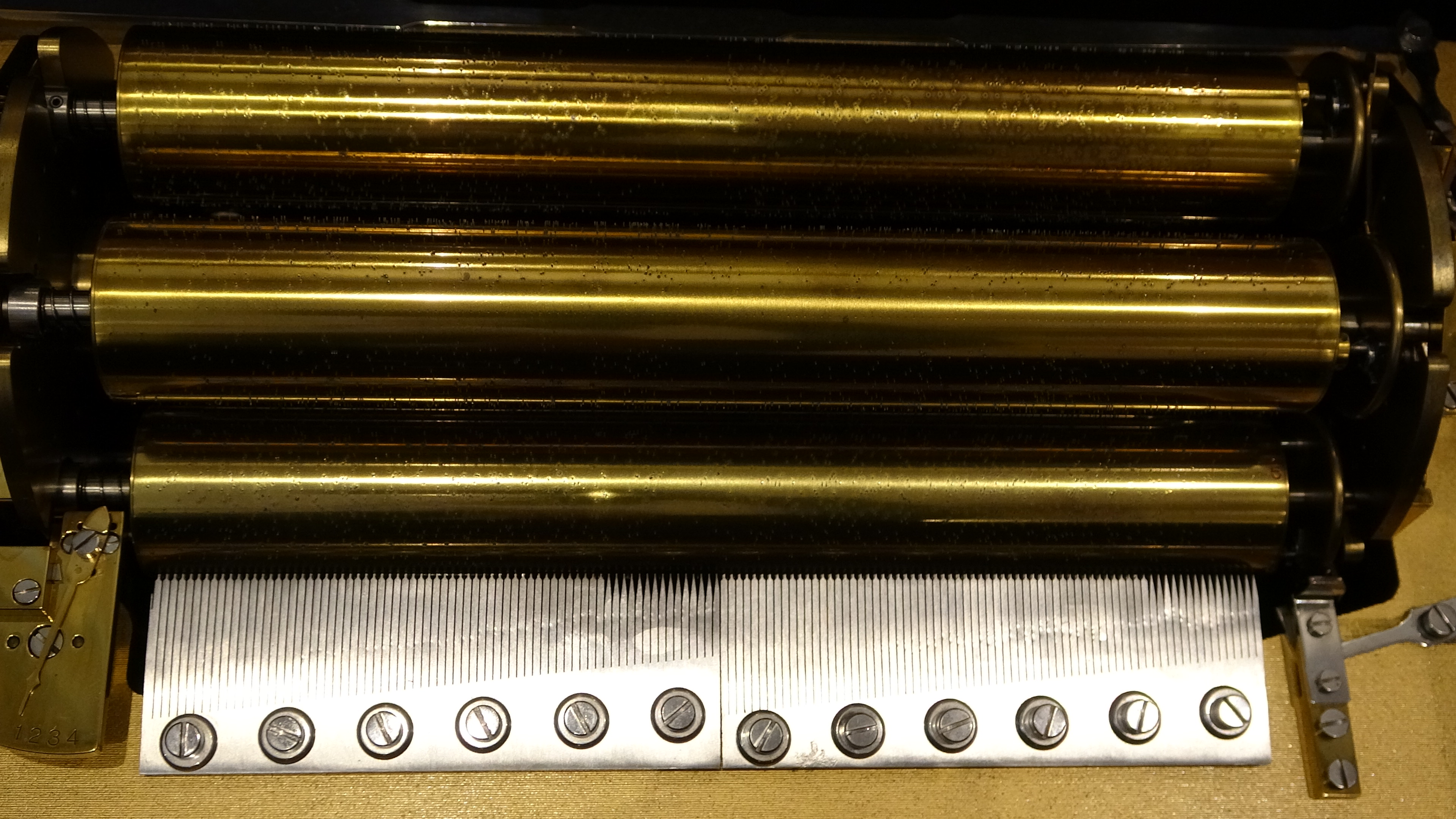 リュージュ カーテルリボルバー シリンダーオルゴール | ミタカ