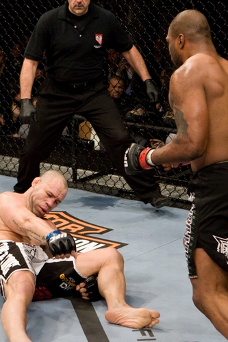 UFC92】ジャクソン、“因縁”シウバをKO葬 | MMAのインタビューと試合