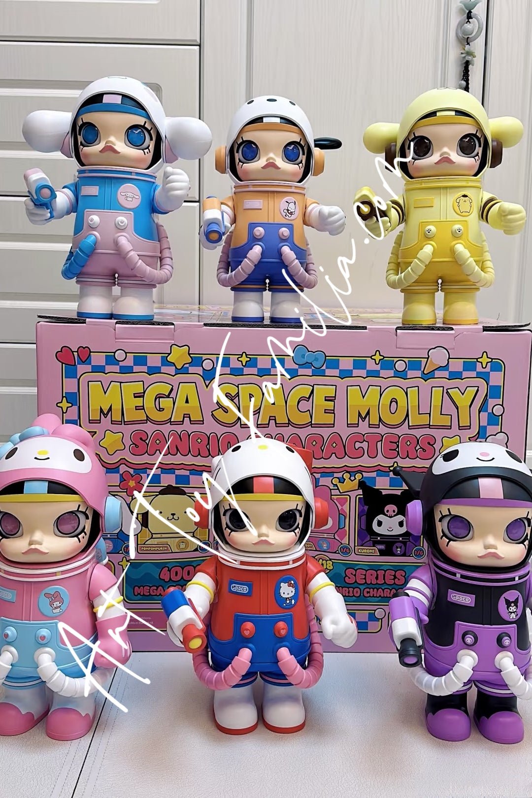 MEGA SPACE MOLLY サンリオキャラクター 400% Authentic MEGA SPACE