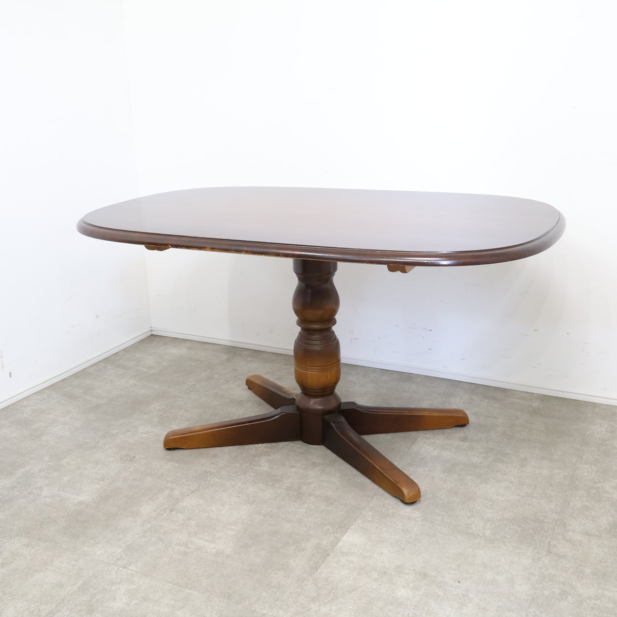 飛騨産業 キツツキマークの4人掛けダイニングテーブル – バナル