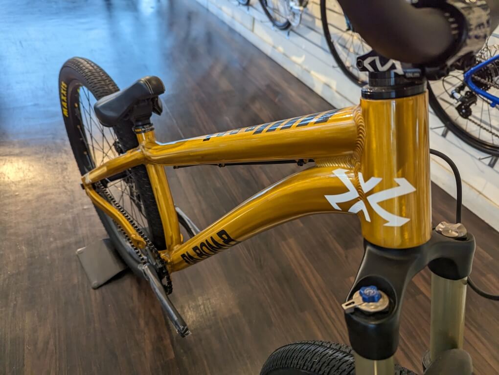 黄金のプレイバイク見参！！DABOMB SONICBOOM（ ダボン ダボム