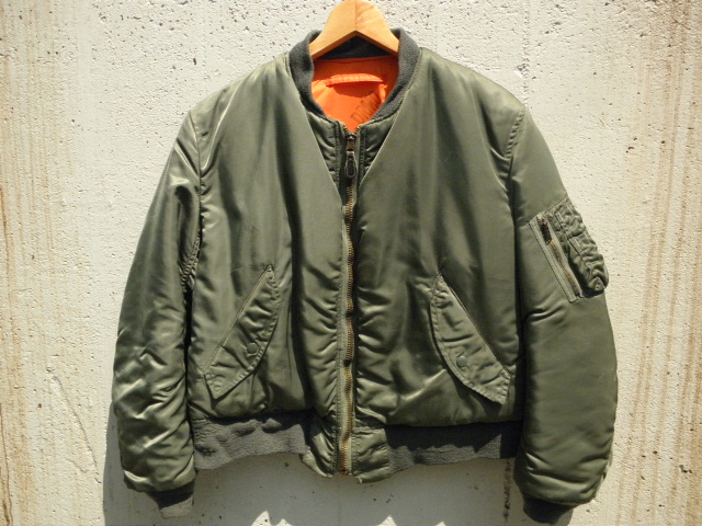 1970年代 U.S. AIR FORCE TYPE MA-1 フライトジャケット（縦ステッチ