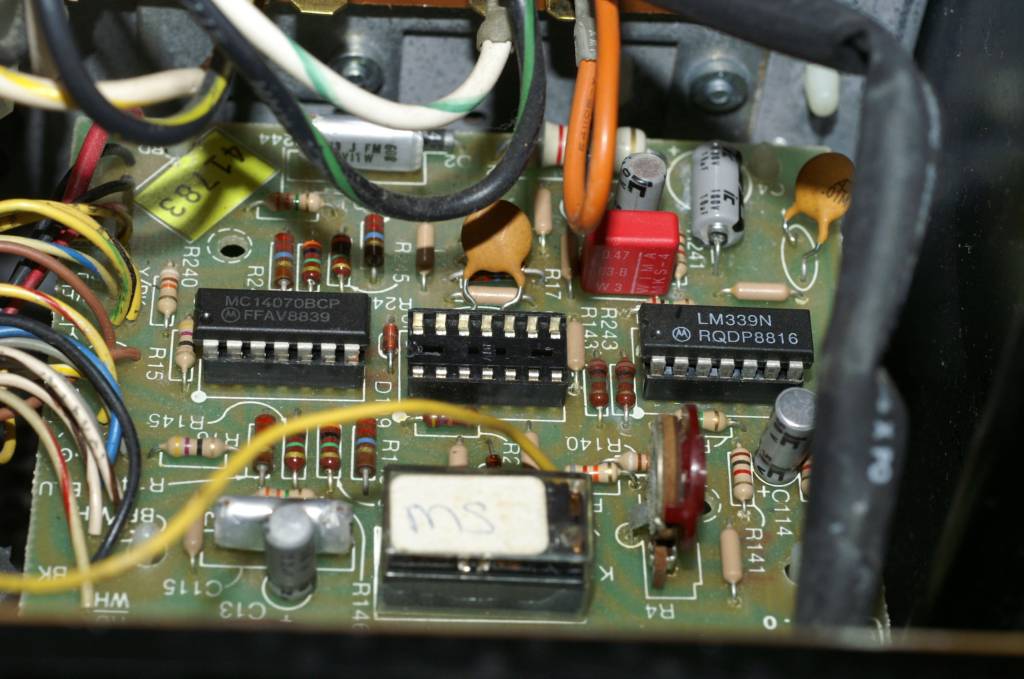 Crown PS-200 パワーアンプの修理