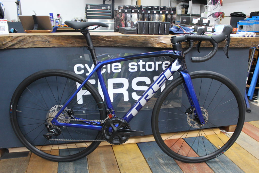 2023 TREK エモンダSL5 カラー：ブルー・サイズ54入荷しました