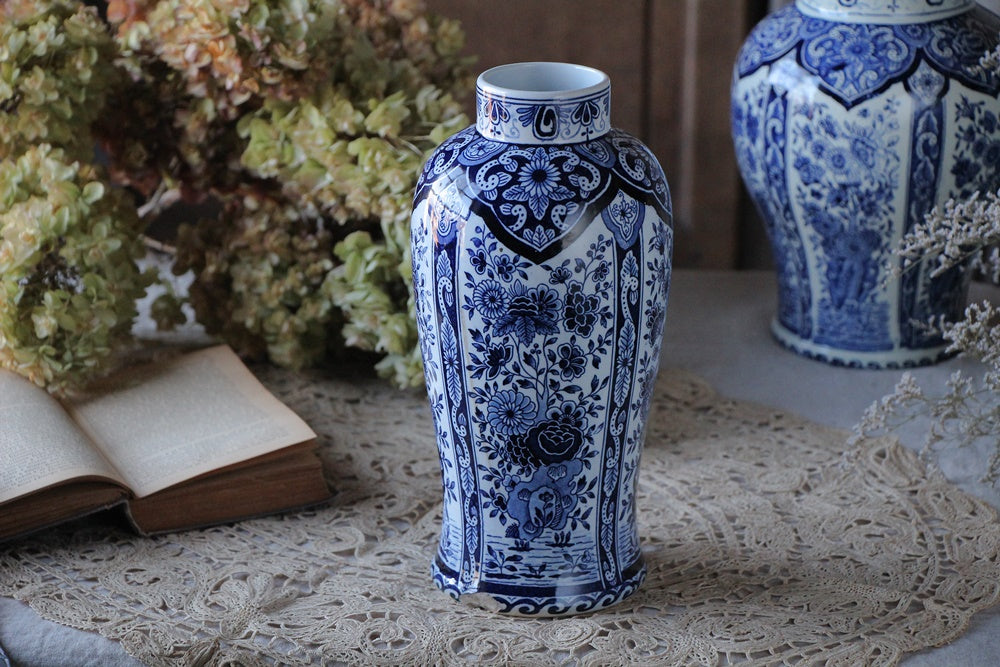 デルフト焼きの細身デザインフラワーポット（高さ27cm） オランダ