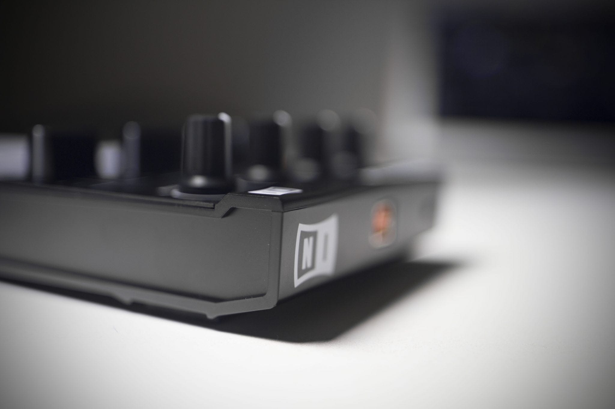 Native Instruments Traktor Kontrol F1 DJ Controller – DJWORX