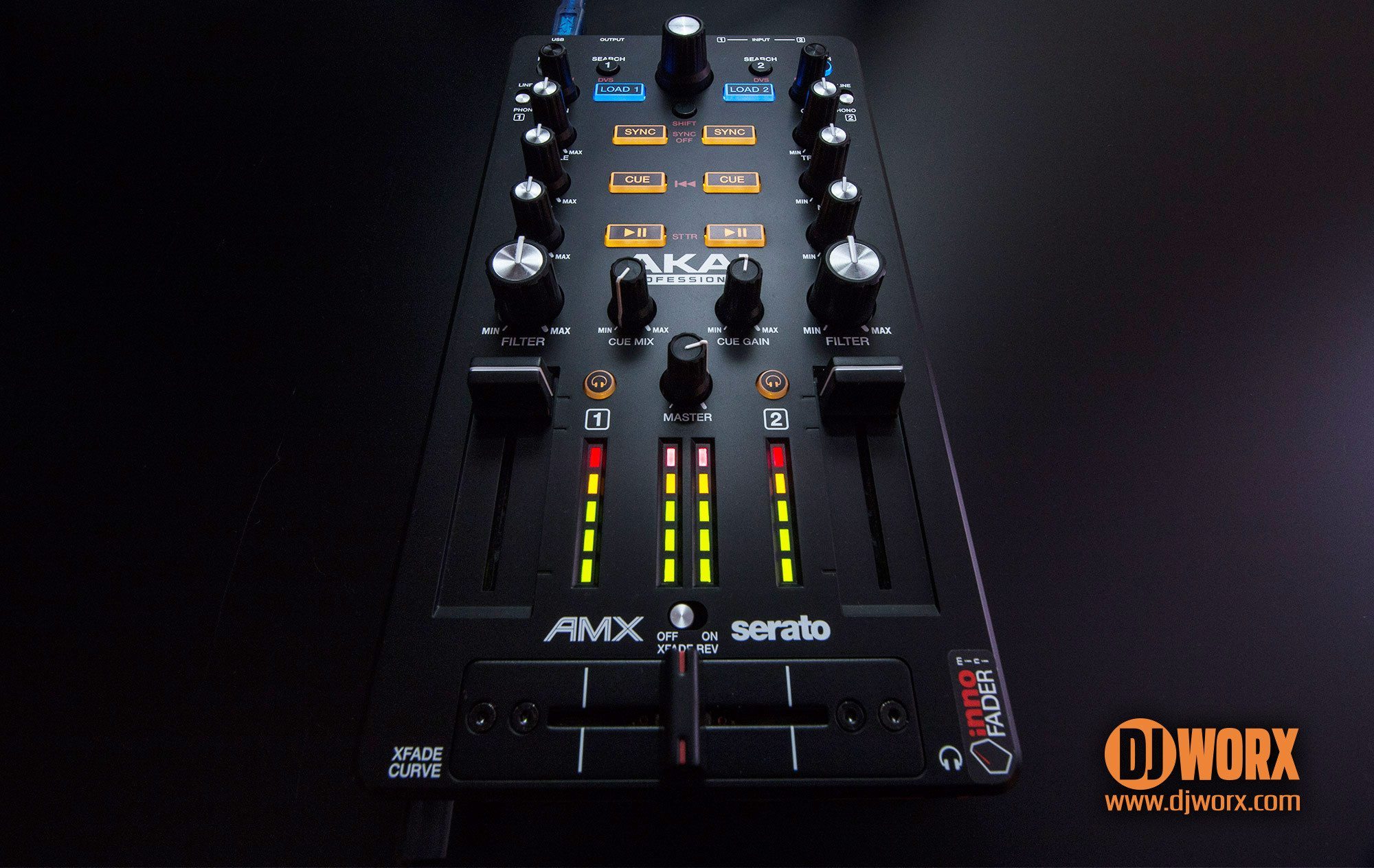 REVIEW: Akai Professional AMX Controller – DJWORX
