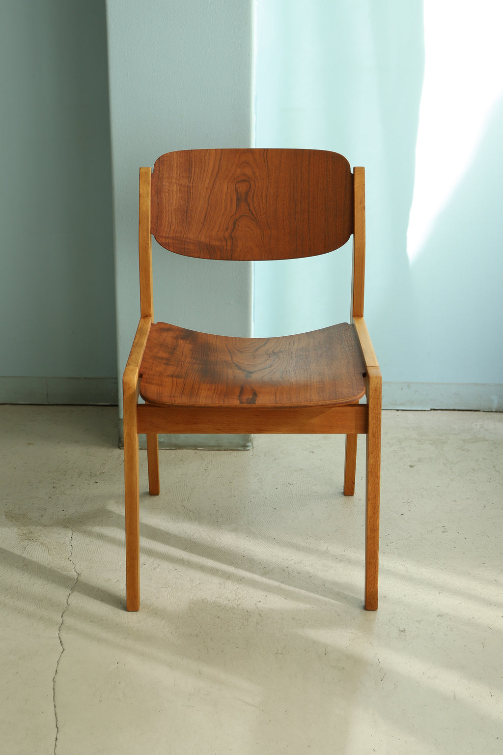2JapaneseModernTendoBookChair_