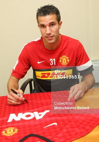 ファン・ペルシのユナイテッド入団決定！！背番号は20番！: エリア26