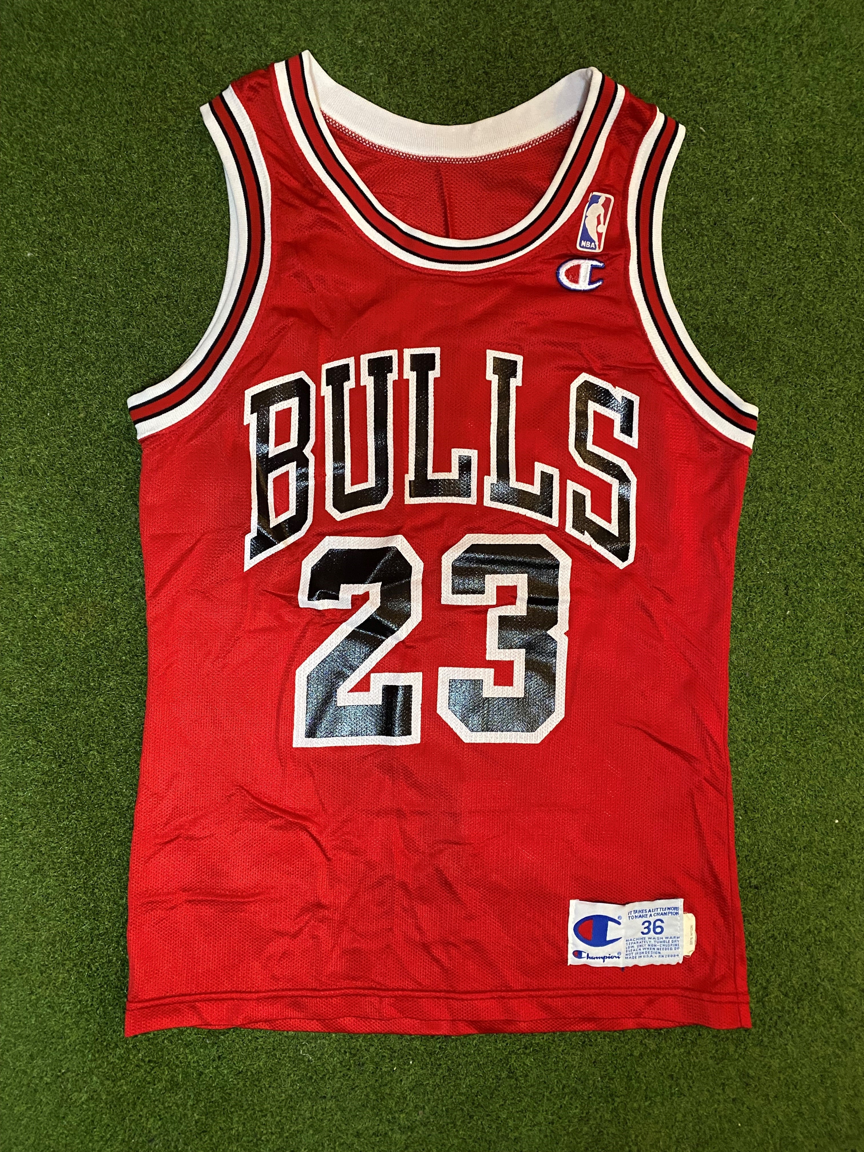 1990-1998 Chicago Bulls - Michael Jordan #23 - Vintage NBA Jersey (36)