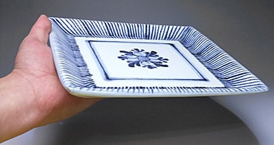 砥部焼・梅山窯・7寸布目角皿（十草内花文）【和食器通販e-tobeyaki.com】