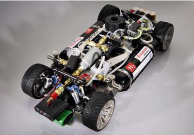 世界初の水素エンジンラジコンカー「HY Racer」 価格はセレブ級
