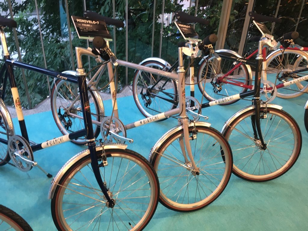 Bianchi PRIMAVERA Mイタリアンデザイン外装8段変速 引取専用