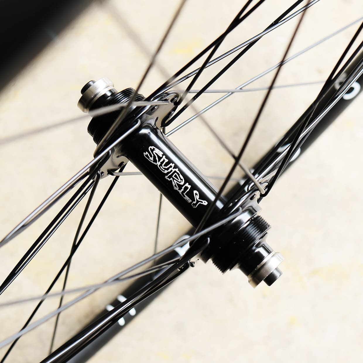 ロードやMTBのシングル化にも。SurlyのUltra New Rear Hub - 自転車