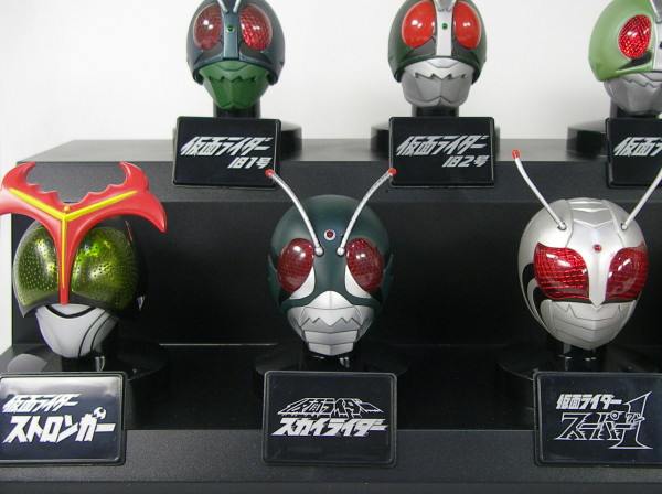 ライダーマスクコレクション プレミアム発光台座ディスプレイ～序章