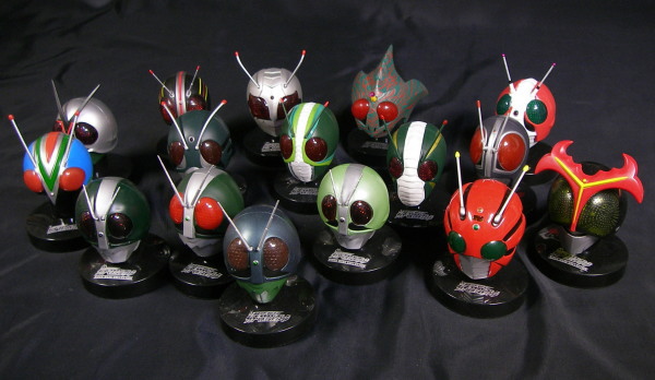 ライダーマスクコレクション プレミアム発光台座ディスプレイ～序章