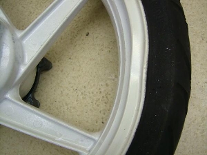 中古バイクパーツ販売専門店アイラブモーターZXR250 リアホイール