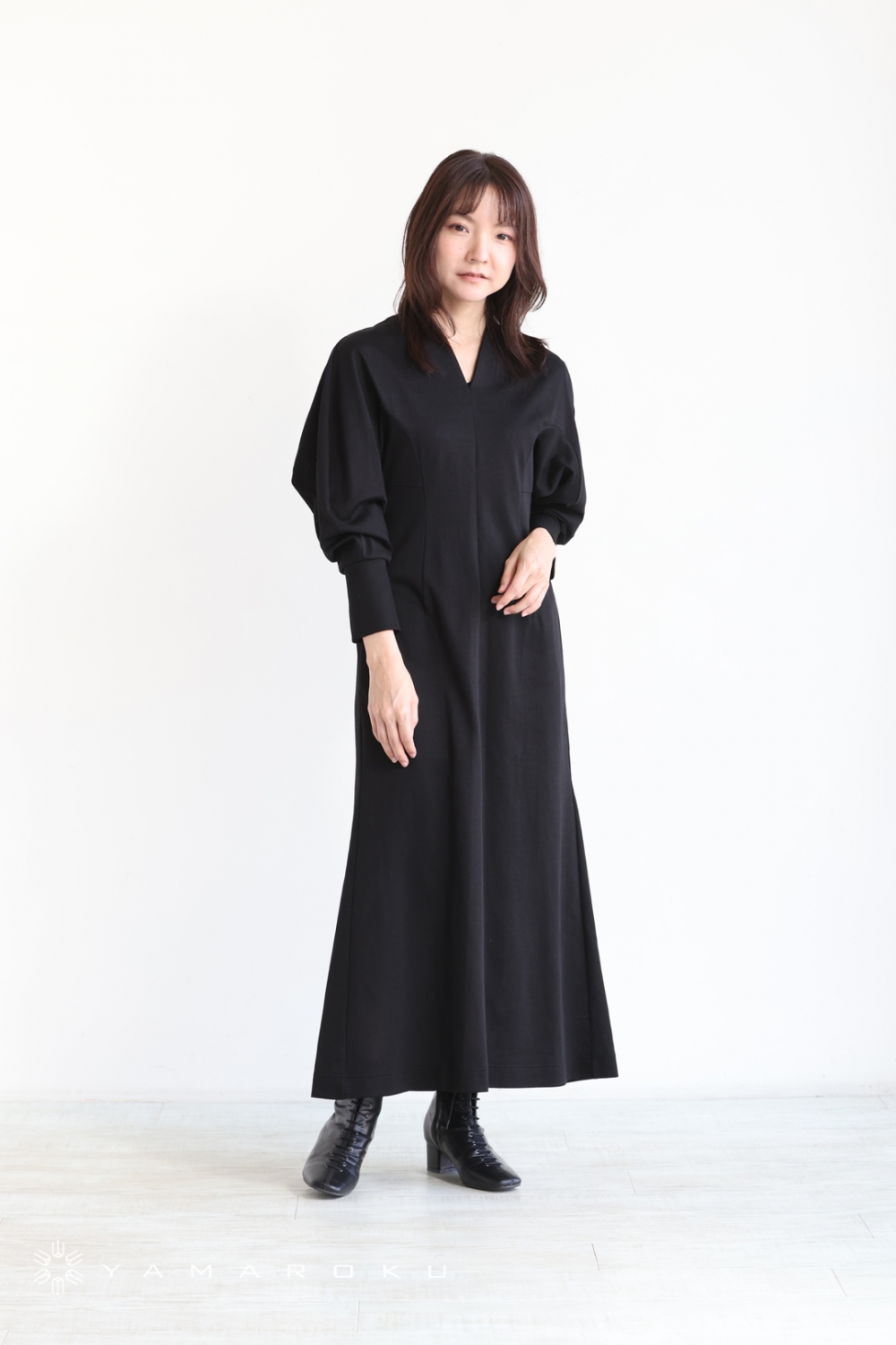 Mame Kurogouchi(マメ) V-Neck Classic Cotton Dress！！ | YAMAROKU