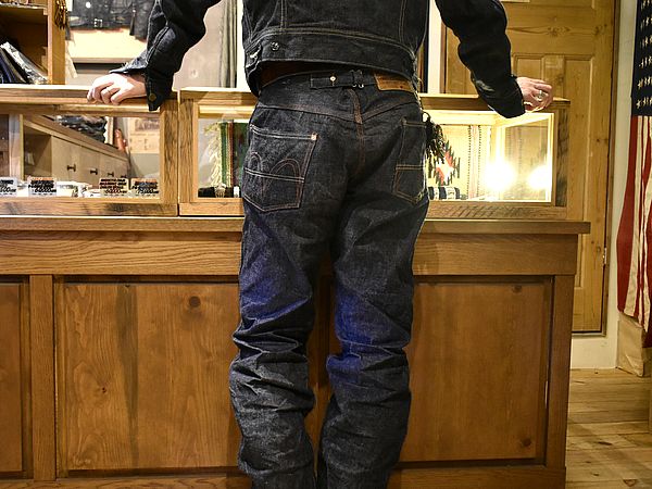 今週末は！超有名ブランドの1920年代に製作されたカウボーイパンツが満