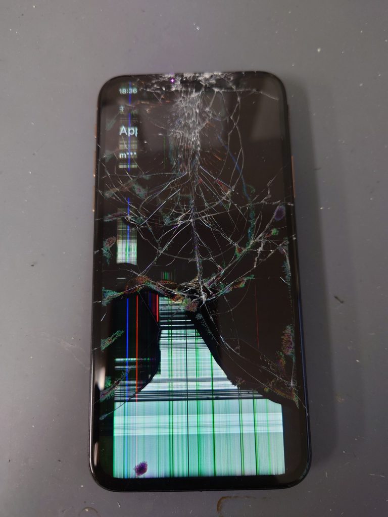 iPhone Xs 画面だけ修理します！|iPad修理コラム - スマホ修理ジャパン