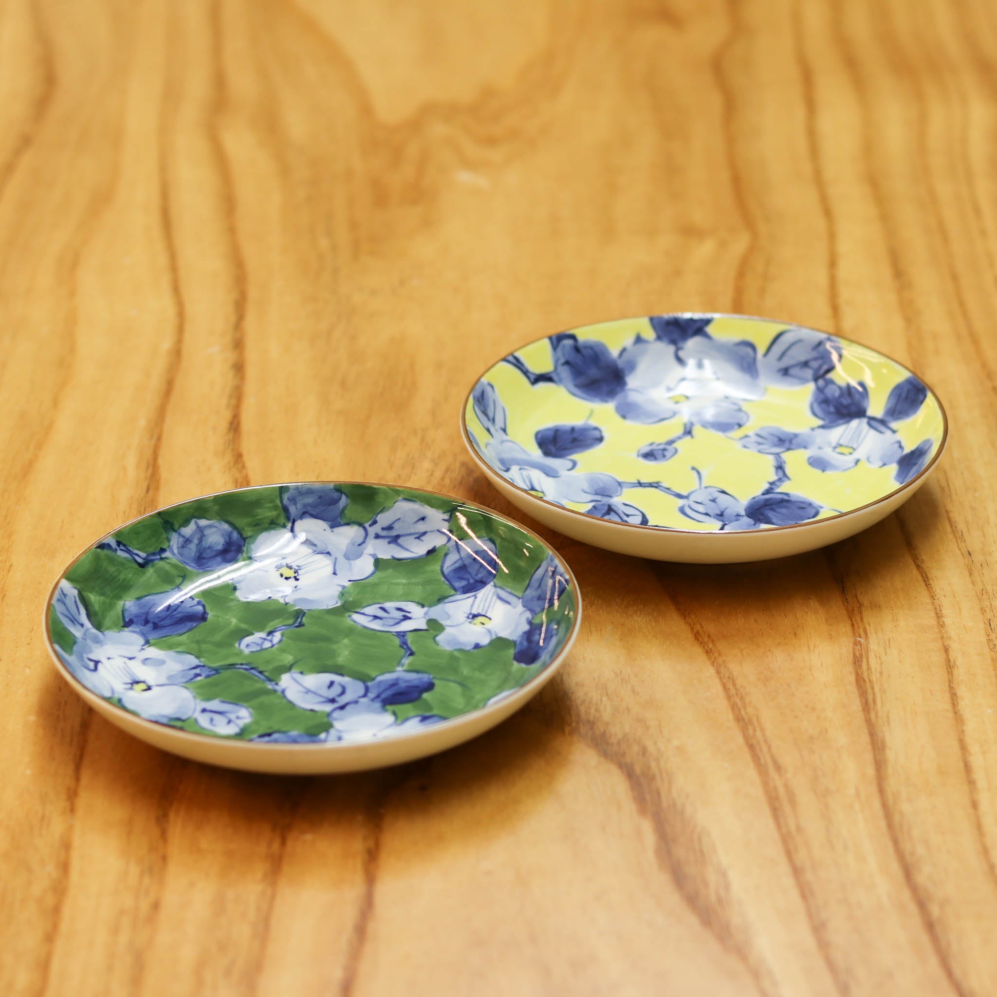 在庫限り】波佐見焼 皿 | 色絵花紋 5寸皿 | 黄・緑 2色