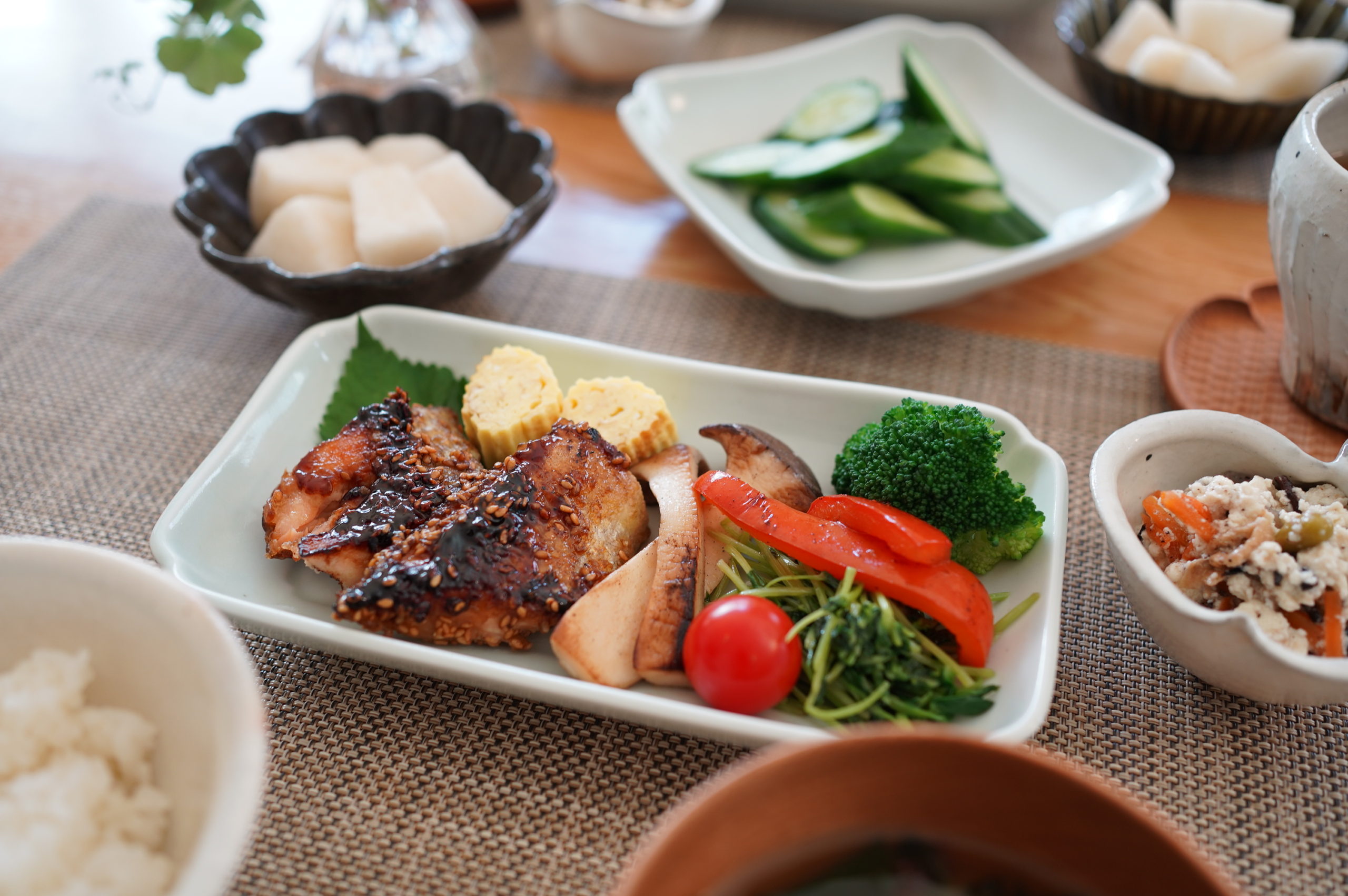 朝ごはんに大活躍！東屋さんの木瓜角皿 - kukkakakku.