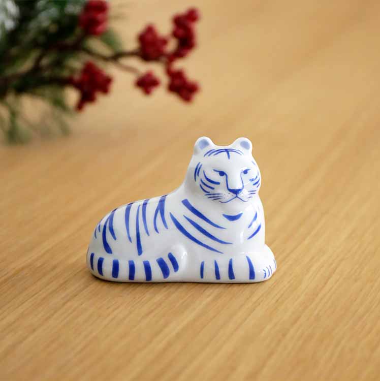 LisaLarson リサ・ラーソン 干支シリーズ 陶器 そとをみるとら あおい