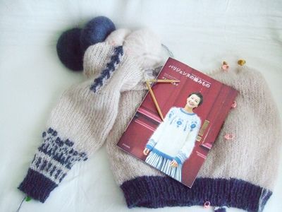 パリジェンヌの編みもの』より食器模様のロピ風セーター 編み途中