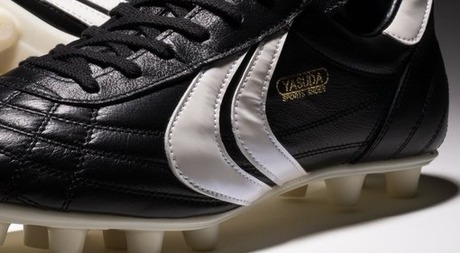 あのYASUDA(ヤスダ)のサッカースパイクがクラウドファンディングで復刻