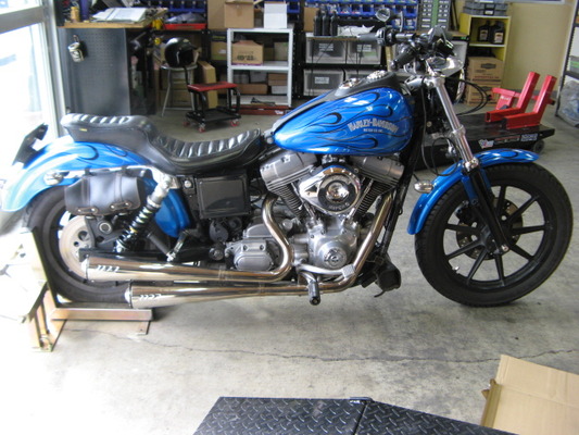 1999年式FXD ダイナにサンダンス製トラックテックスプリング取り付け