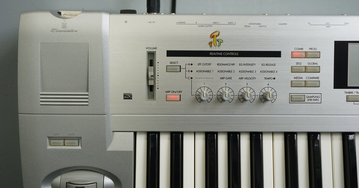 Korg Triton LE 61 Key Digital Polyphonic Synthesiser Sequencer