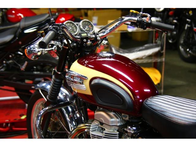 カスタムペイント】カワサキW650 板金塗装（燃料タンクカスタム