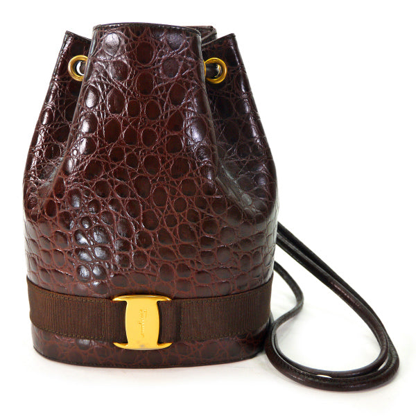 Salvatore Ferragamo Varaリボン巾着ミニリュック（クロコ型押し/濃茶