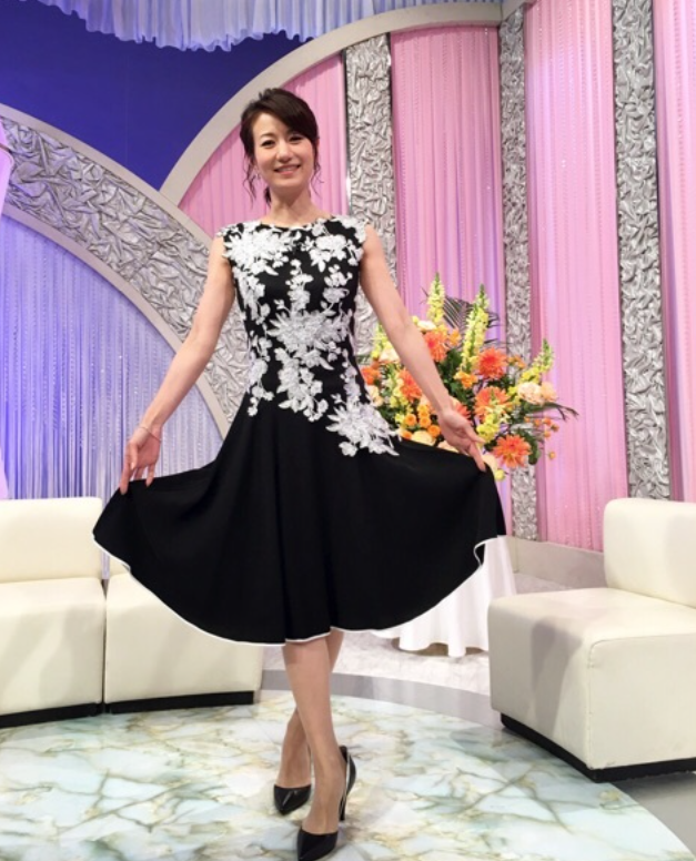 TADASHI DRESS 芸能人も着用♪どの世代からも今、人気なワンピースって