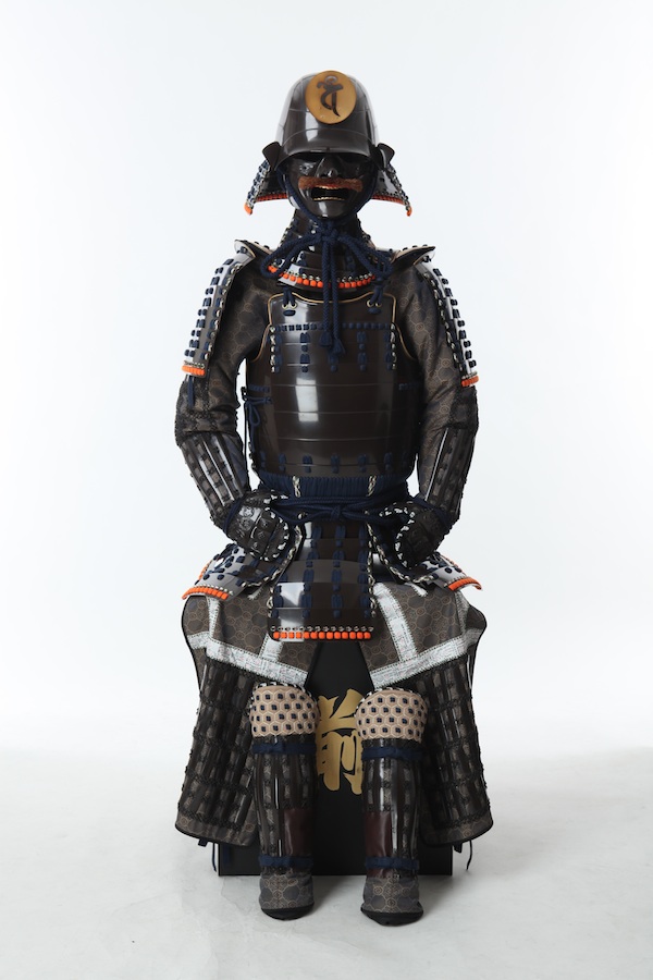 鎧兜甲冑等身大】茶塗 頭形兜 胸取り 二枚胴具足 | 甲冑工房 武寿