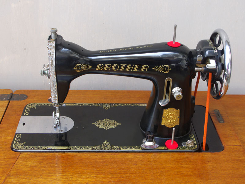 No.155 BROTHER ブラザー製 家庭用足踏みミシン：アンティークミシン