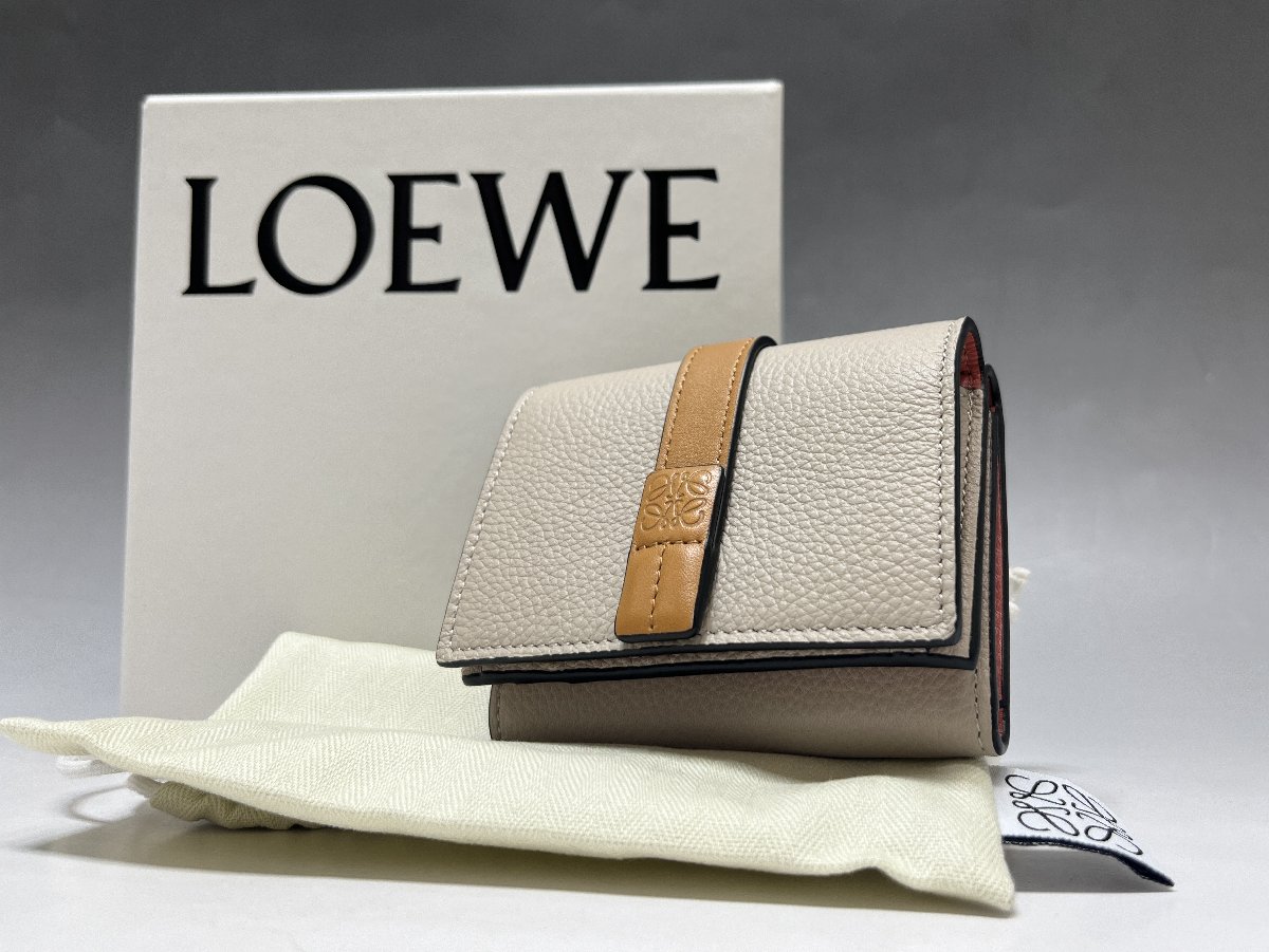 LOEWE ロエベ グレインカーフレザー トライフォールド 三つ折り財布