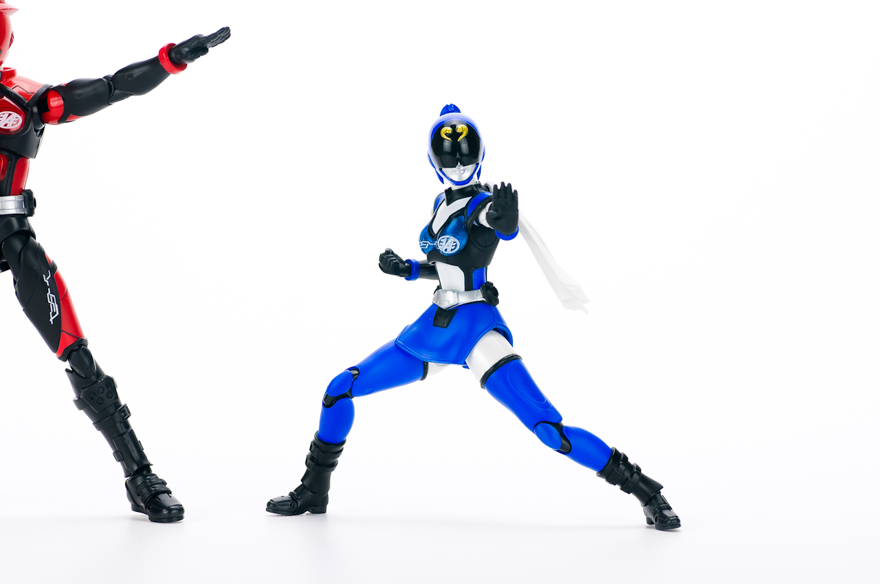 レビュー】 バンダイ S.H.Figuarts アキバブルー [非公認戦隊 アキバ