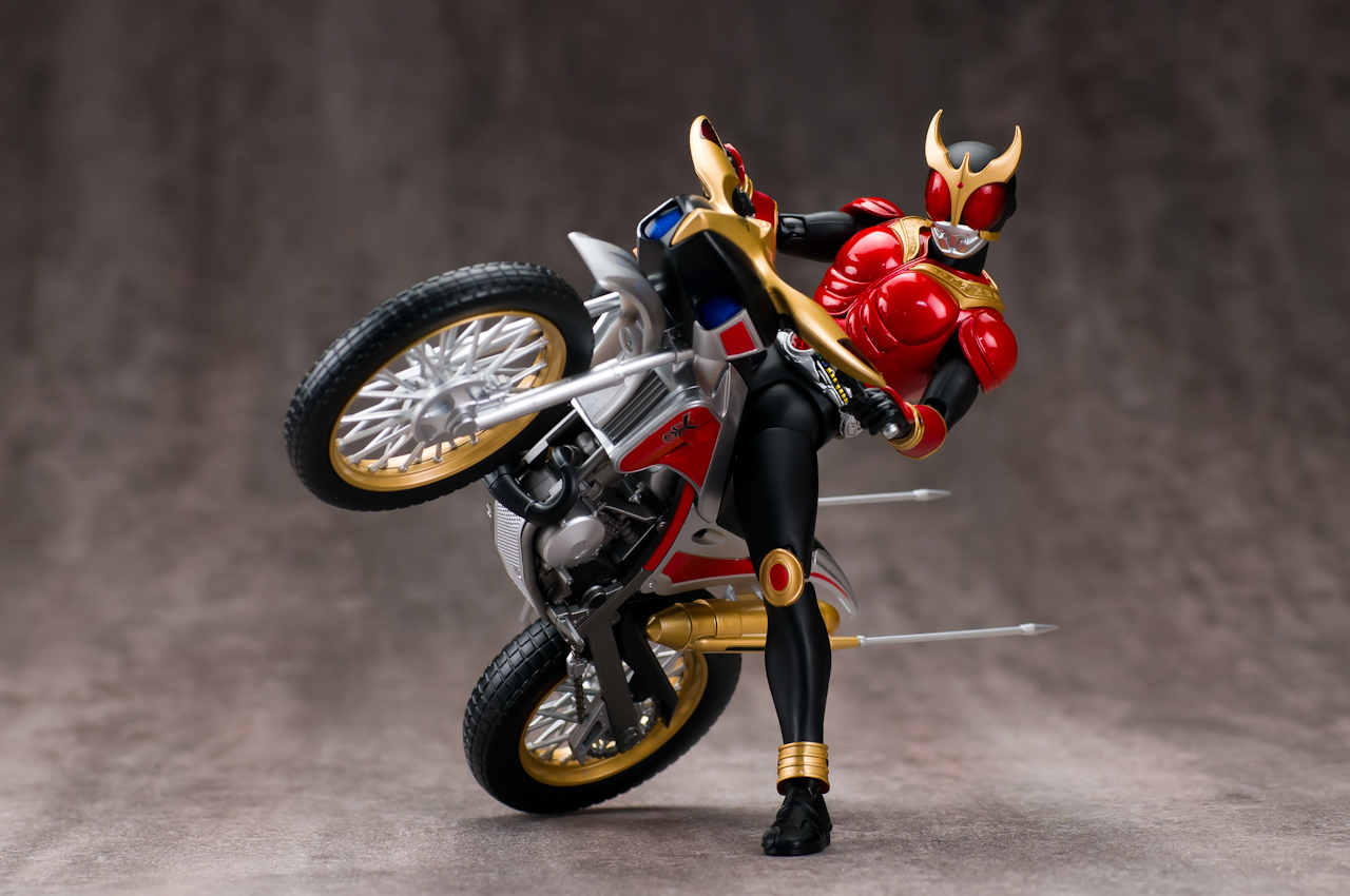 レビュー】 バンダイ S.H.Figuartsトライチェイサー2000 [仮面ライダー