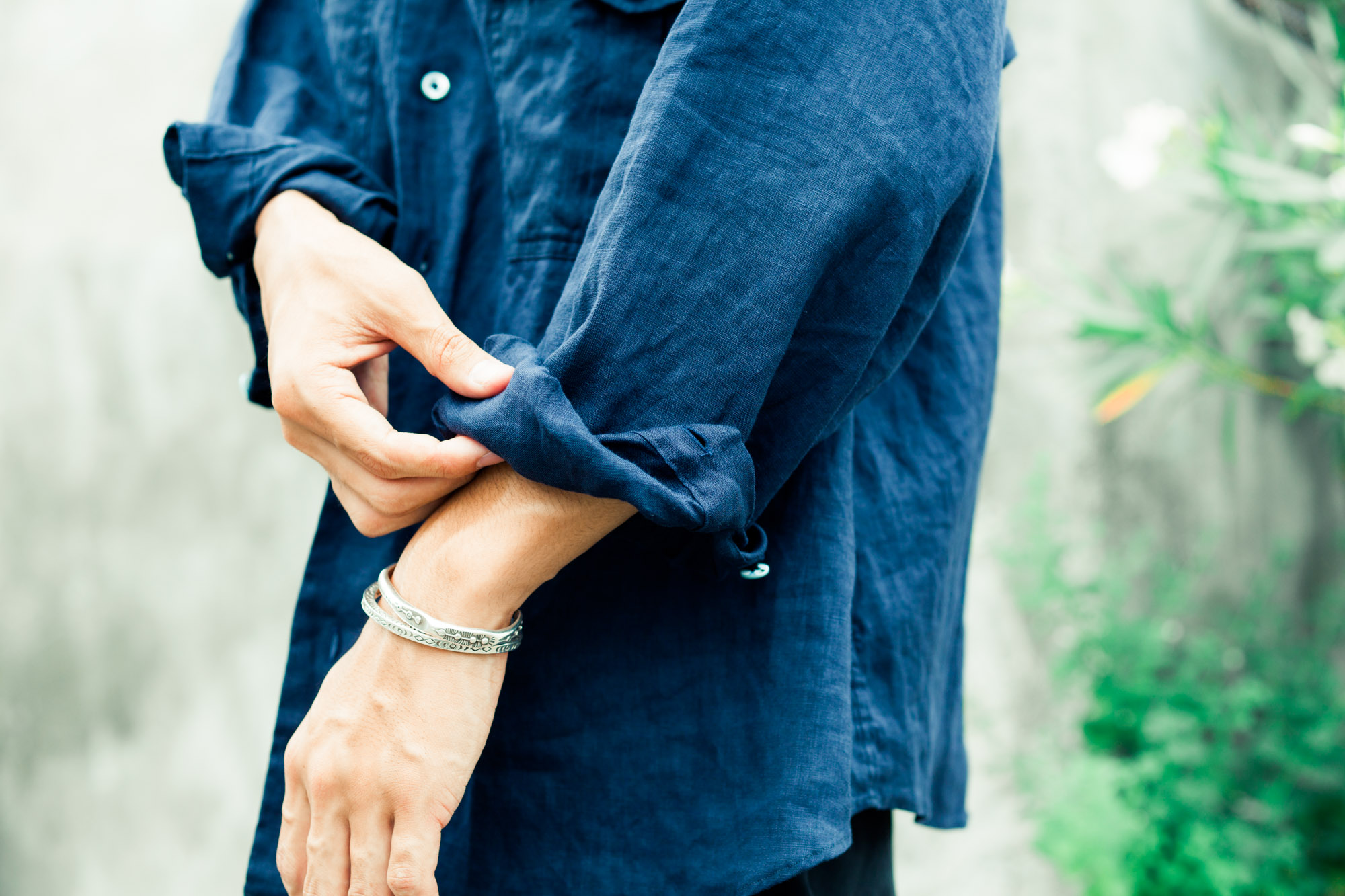 大人にこそふさわしいリネンのきらめき。PORTER CLASSIC “ROLL UP