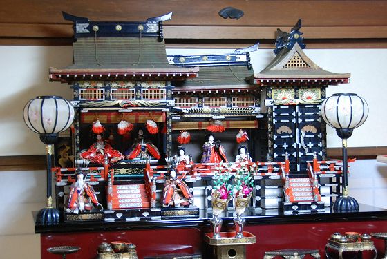 山町筋 土蔵造りのまち資料館の雛人形 - いこまいけ高岡