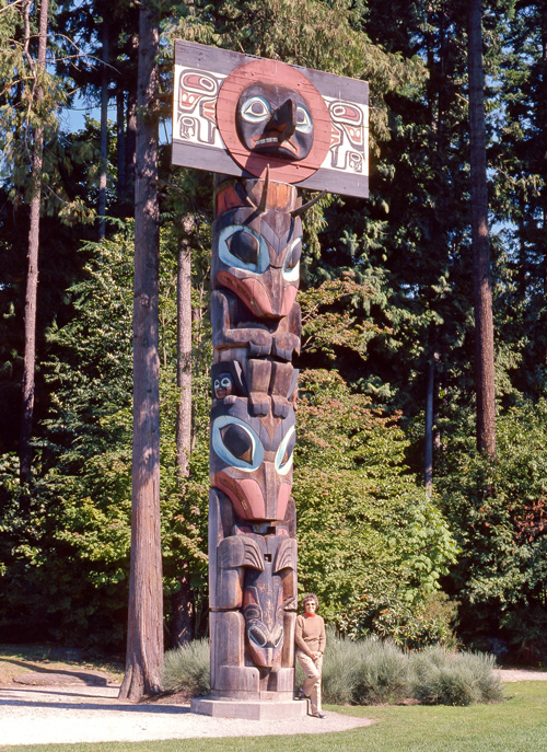 Vancouver Shinpo - 『トーテムポールの世界』 著者細井忠俊さん