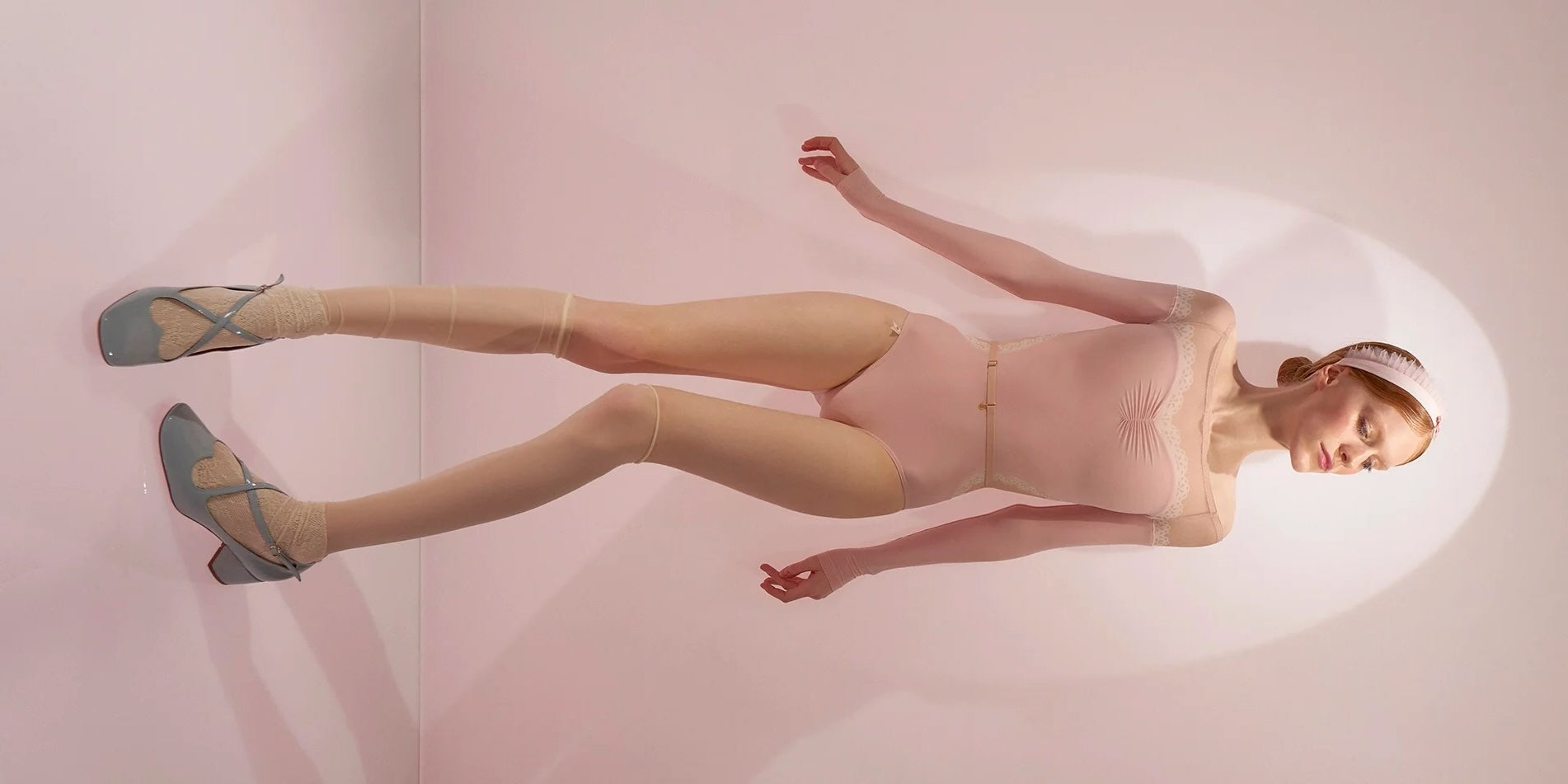 JAC Pâtisserie 新作レオタード『HOURGLASS』で魅せるエレガントな