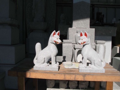 狛犬・きつね_岡崎市の石材店 石彫の戸松こまいぬのページ