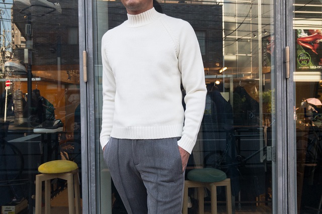 正直このニット使えます！ZANONEの5G ミドルゲージモックネックニット