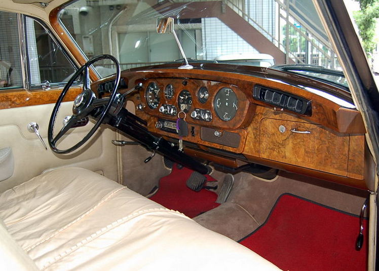 ロールスロイス シルバークラウドⅡ ノーマルサルーン ディーラー車