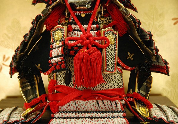 市川光玉作 8号響赤糸縅 鎧飾｜五月人形・雛人形なら人形の和光