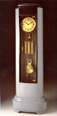 時を刻むインテリア。機械式グランドファーザークロック