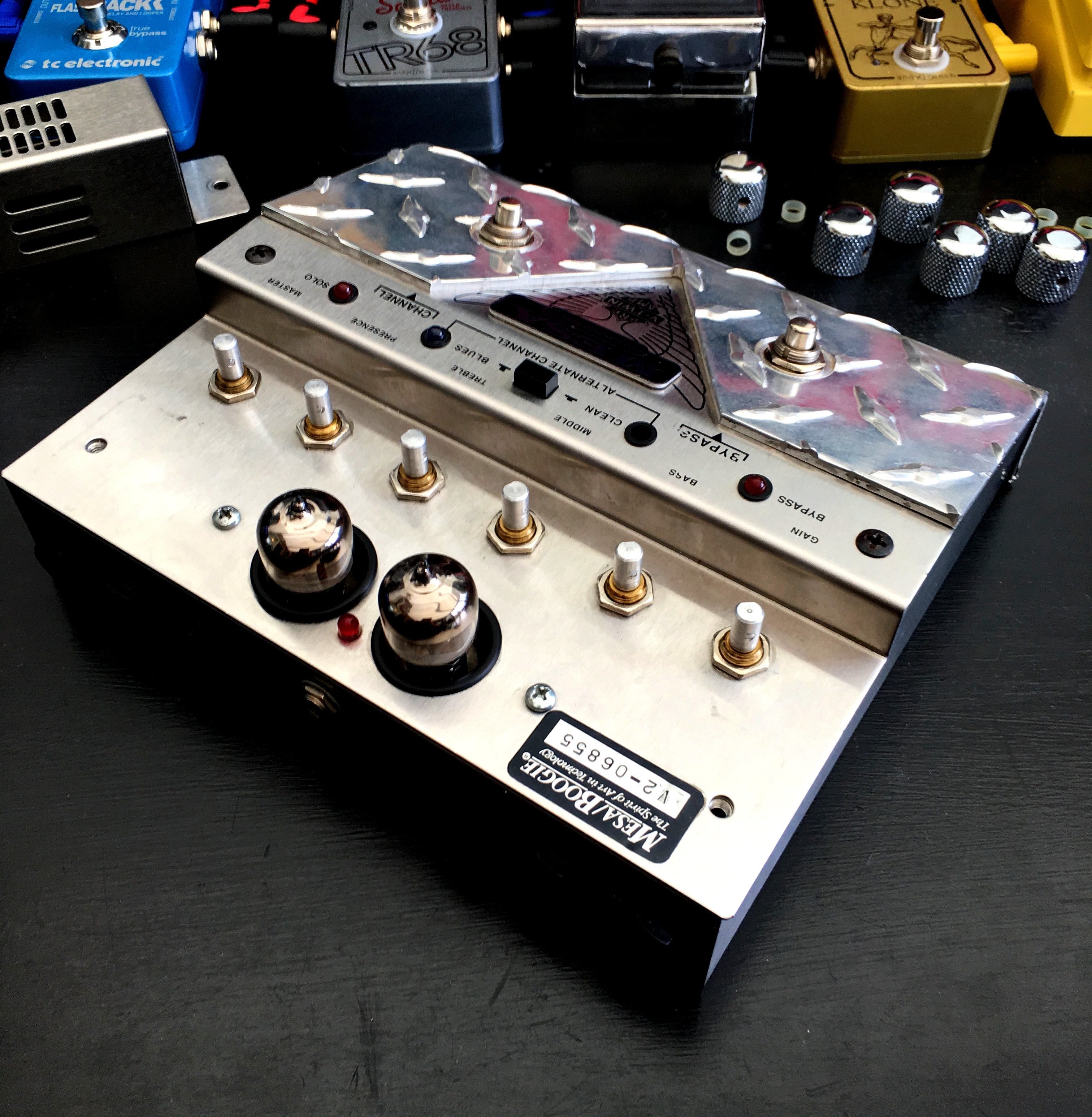 Getting inside a Mesa Engineering V-Twin preamp - Andy French's